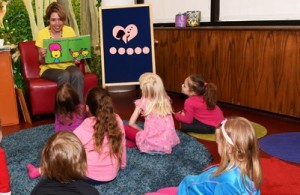 librarian reading to kids