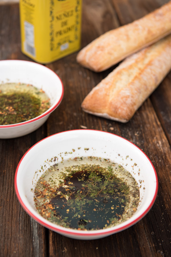 Bread with Balsamic & Olive Oil T8N