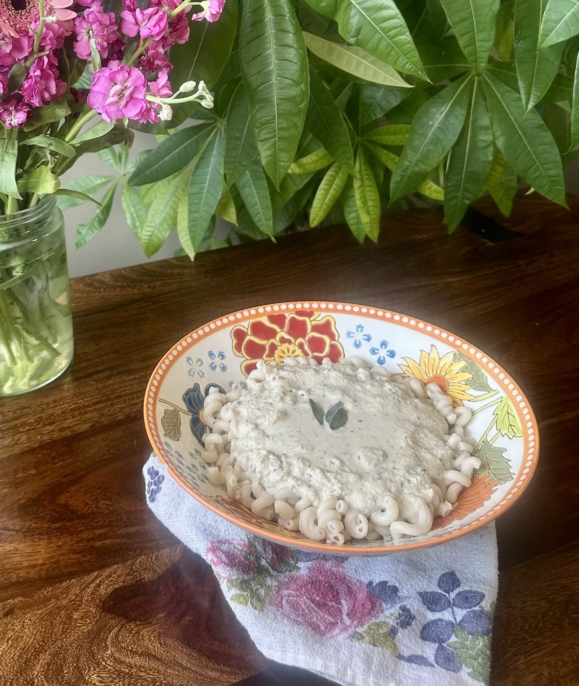 Cashew Alfredo Sauce Over Pasta | T8N